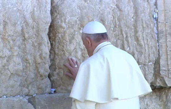 Pope Francis visits major sites in Jerusalem